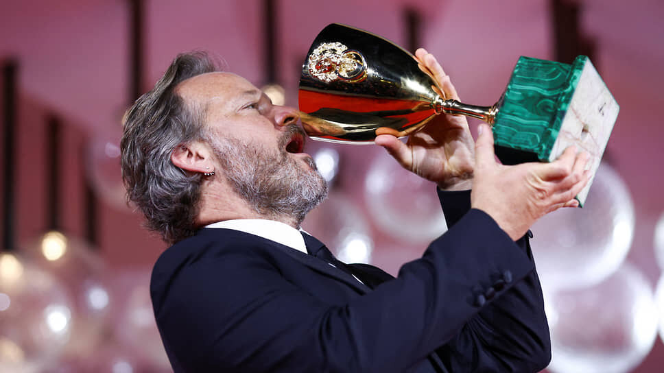 Фото: REUTERS/Guglielmo Mangiapane / Guglielmo Mangiapane / Reuters📷Актер Питер Сарсгаард