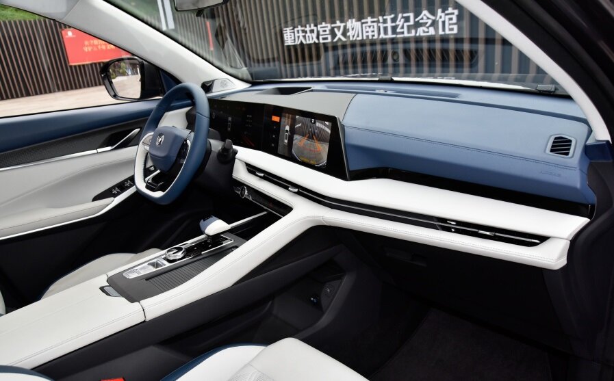 На фото: Интерьер Changan CS75 PLUS второго поколения