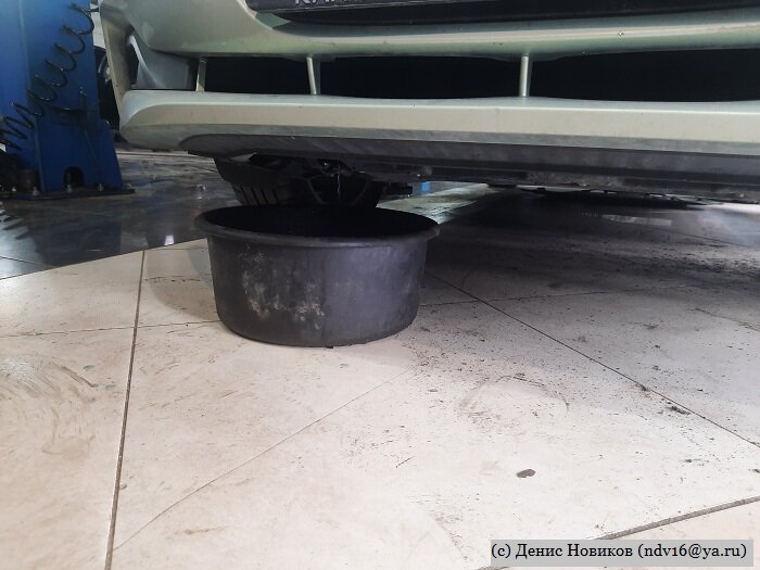 Сливается старый антифриз