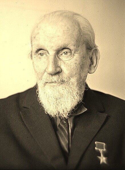 Не смогла не поделиться фотографией А.Г Лорха. Извините за лирическое отступление)