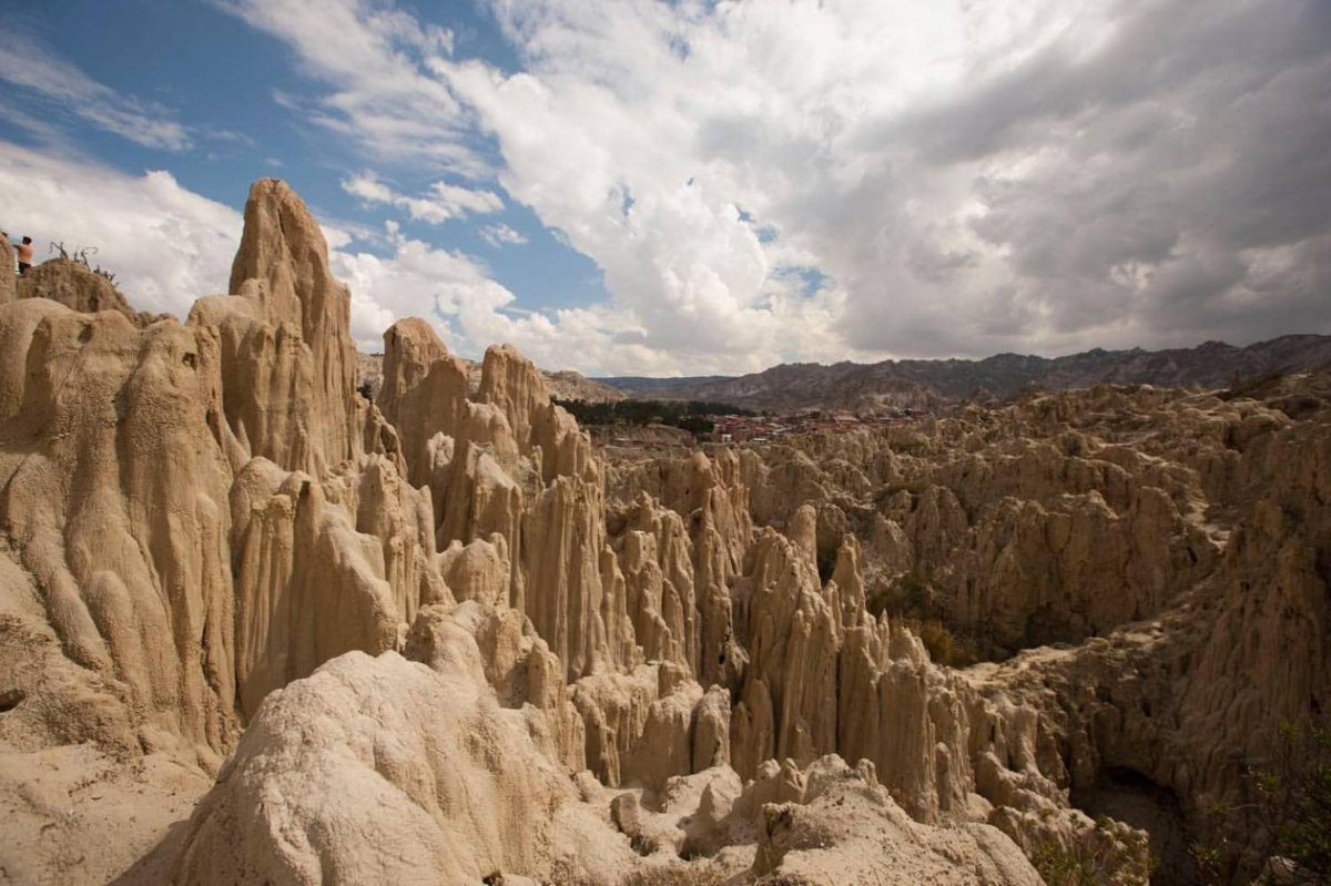 Moon valley. Лунная Долина ла пас. Долина Луны Боливия. Долина скал Боливия. Долина сонома Лунная Долина.