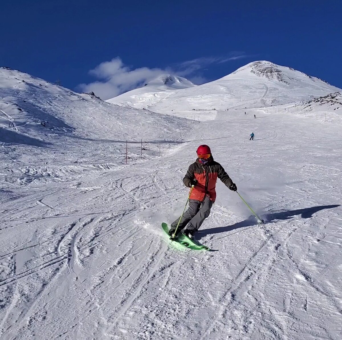 Инструктор по горным лыжам и сноуборду на курорте Красная поляна 