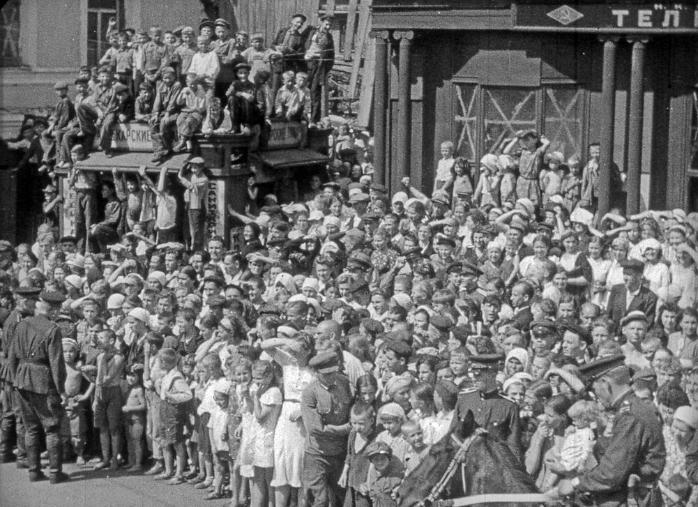 Операция вальс. Парад военнопленных немцев в Москве 1944. 17 Июля 1944 парад военнопленных в Москве. Парад побеждённых марш пленных немцев в Москве 17 июля 1944 года. Парад пленных в Москве 1944.