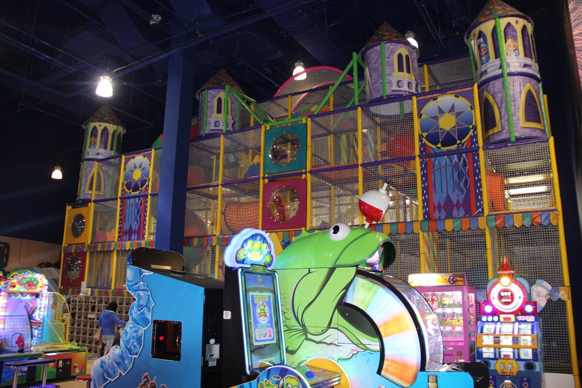    Югорчанке выплатят 100 тысяч рублей за полученную ее ребенком травму на батуте