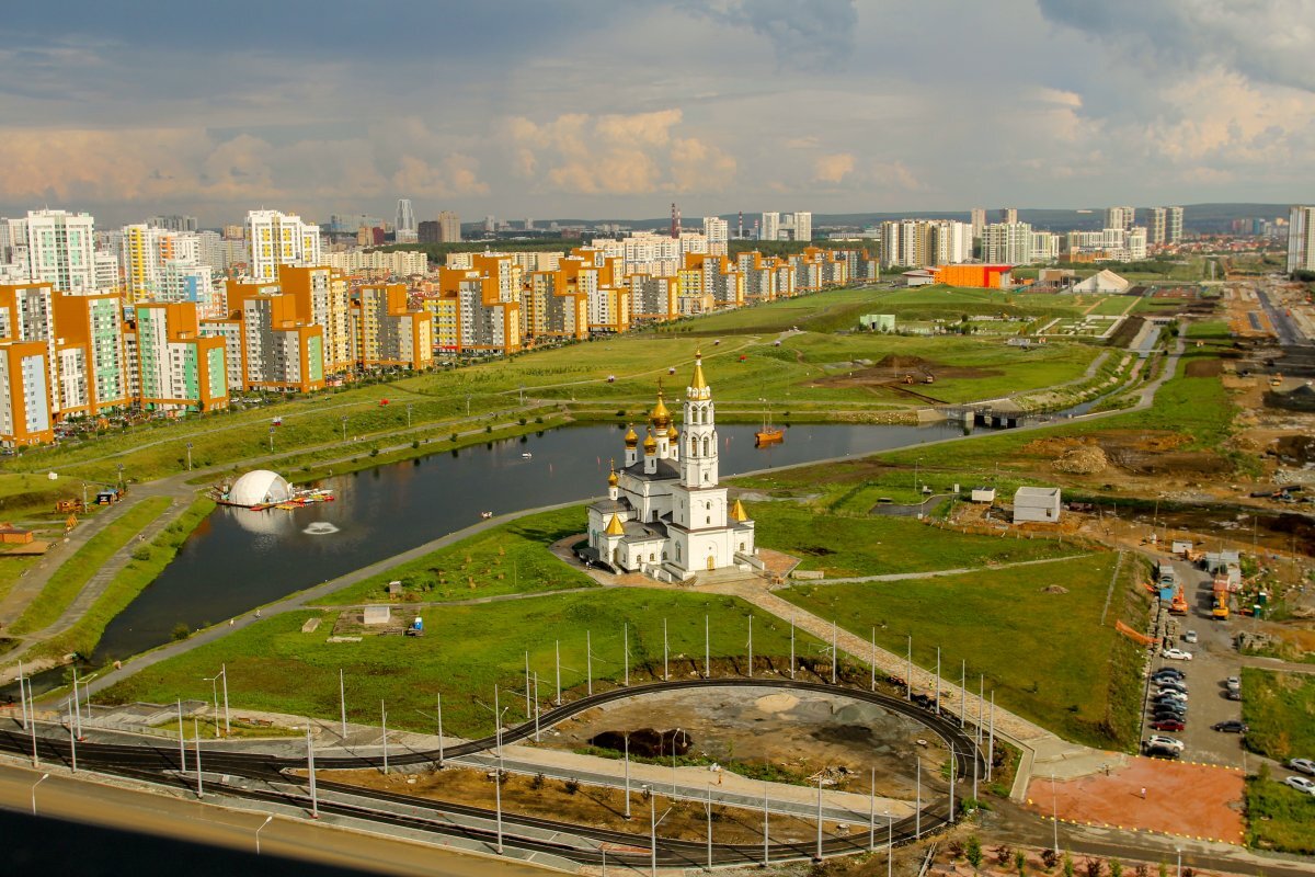    В Академическом районе продолжается благоустройство Преображенского парка