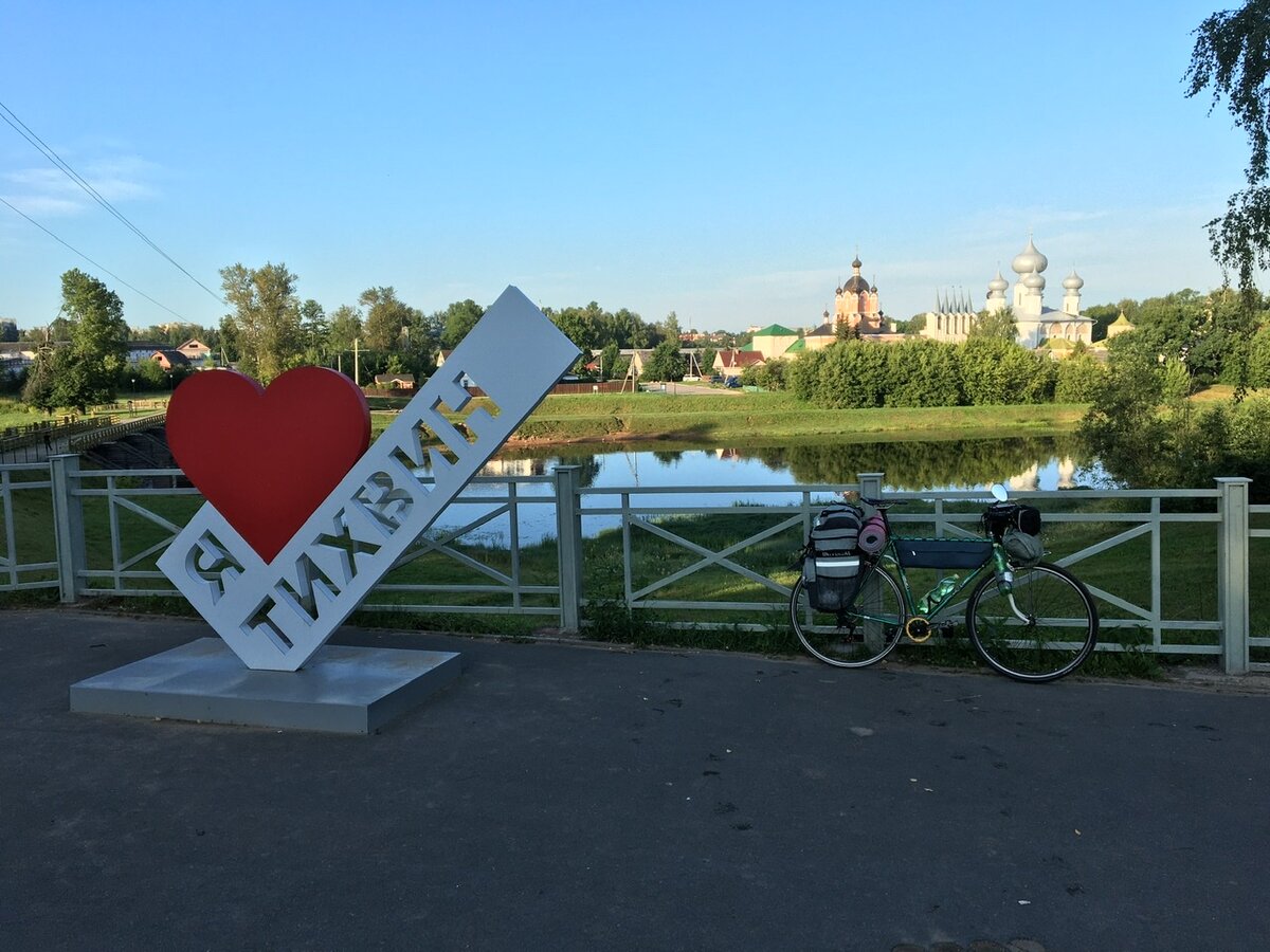 Вид на Моностырь и плотину шлюз.