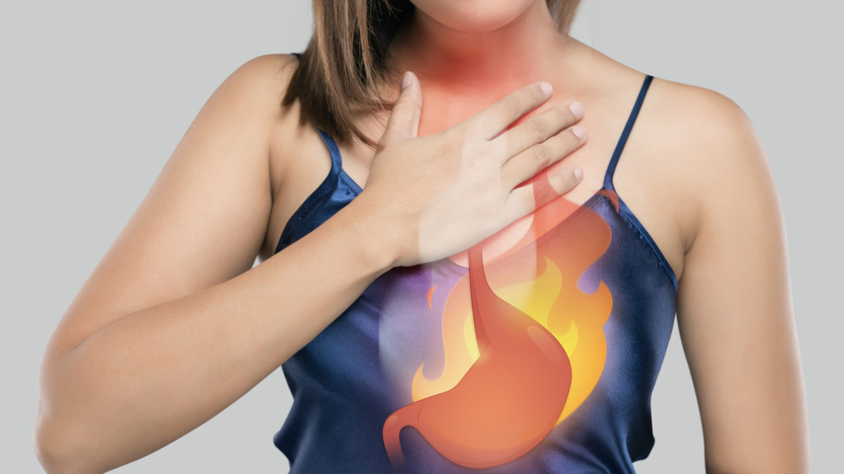 Пониженная кислотность приводит к ряду негативных последствий для всего человеческого организма. Прежде всего увеличивается вероятность развития различных инфекционных процессов, избыточного роста бактерий в желудке и тонкой кишке. Также начинает хуже перевариваться пища, а значит, перестают всасываться в полном объеме витамины (особенно В12, В9 и С) и минералы (Fe, Ca)