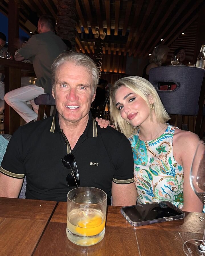    Дольф Лундгрен и Эмма Крокдал после свадьбы на острове МиконосСоцсети