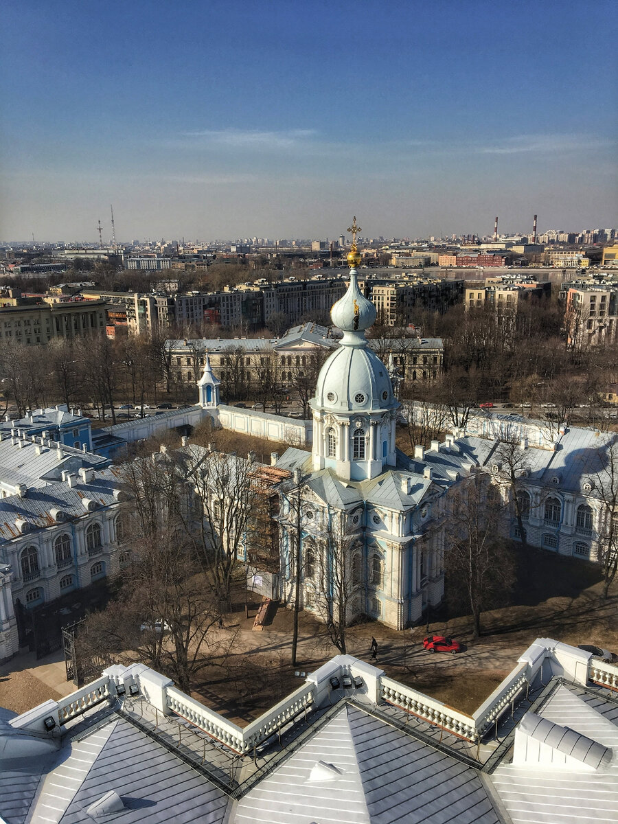 вид со смотровой площадки Смольного собора
