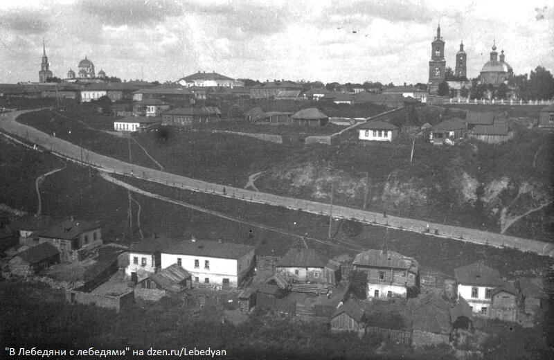 Тяпкина гора в Лебедяни. Вид с Елецкой улицы. Фото начала ХХ века.