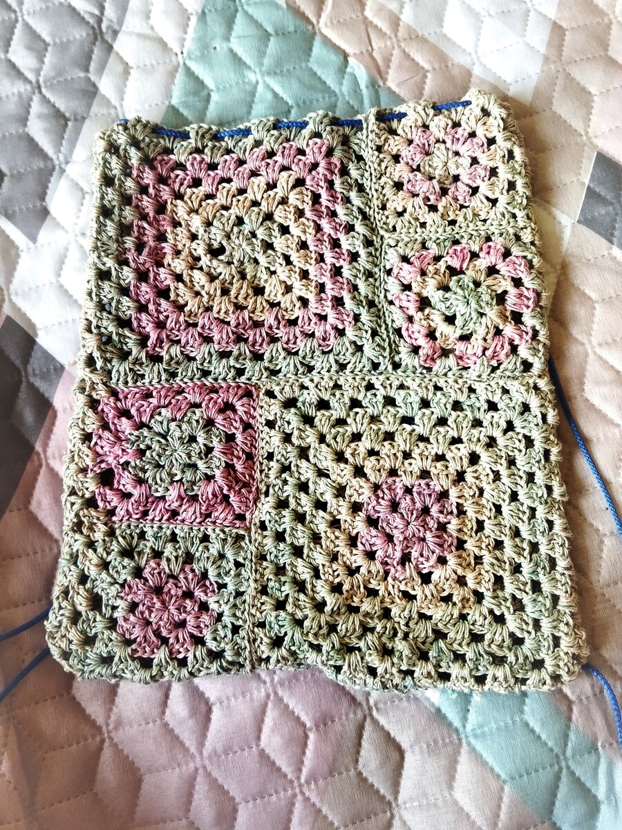 Узор из бабушкиных квадратов