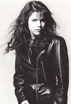 C. C. CatchОсновная информацияИмя при рождениинидерл. Caroline Catherine MüllerПолное имяКаролина Катарина МюллерДата рождения31 июля 1964[1] (58 лет)Место рождения