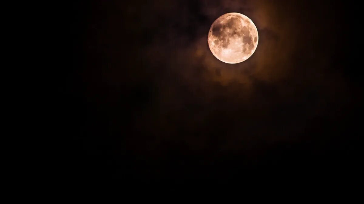 Суперлуние и Полная Луна. Фото: www.piqsels.com