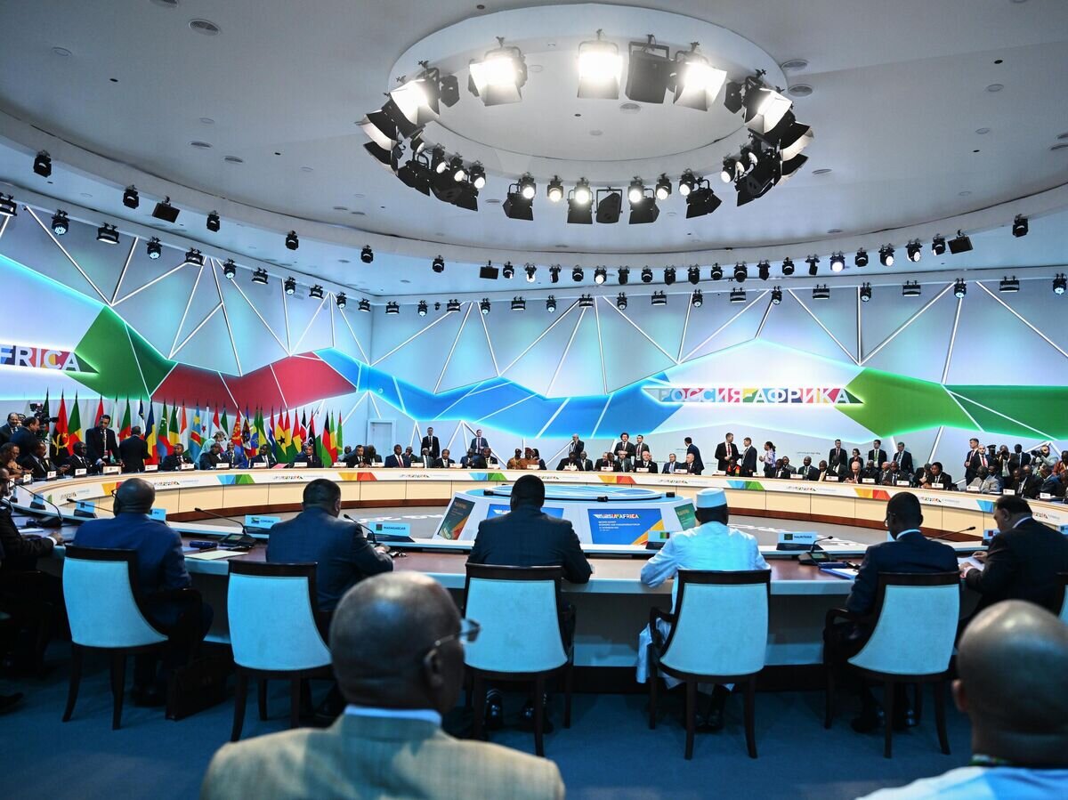    Пленарное заедание II Саммита "Россия - Африка"© РИА Новости / Павел Бедняков