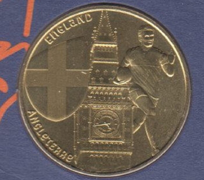 В преддверии чемпионата мира по регби, который принимает с 8 сентября по 28 октября Франция, монетный двор Парижа выпустил шесть монет номиналом 1/4 евро и одну монету номиналом 2 евро.-5