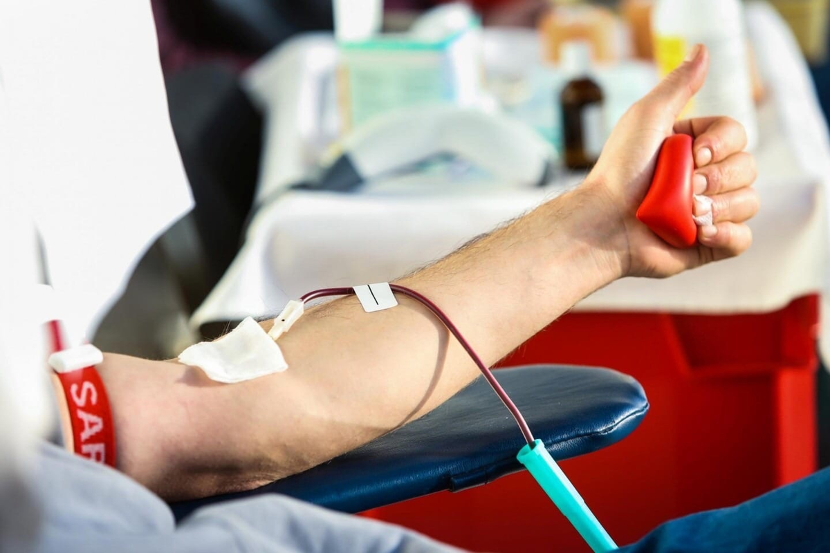 Электронно доноры. Донор крови. Переливание крови донорство.