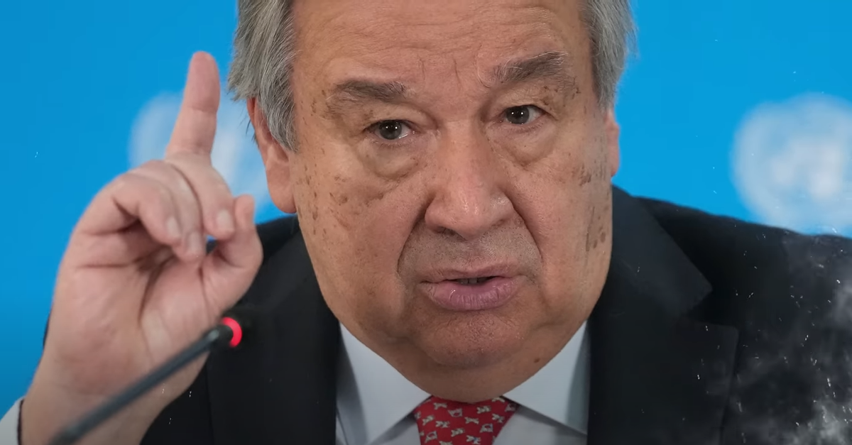 Антониу Гутерриш португальский государственный деятель, Генеральный секретарь ООН с 1 января 2017 года. Генеральный секретарь Социалистической партии Португалии (1992—2002), премьер-министр Португалии (1995—2002), председатель Социалистического интернационала (1999—2005), верховный комиссар ООН по делам беженцев (2005—2015).