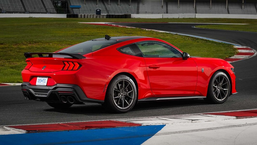 Mustang Dark Horse 2023