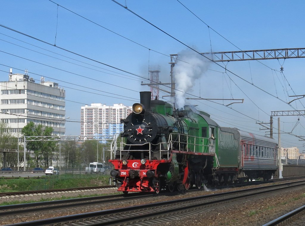Паровоз Су250-74. Источник: https://fotoload.ru/foto/792281/1024x768/