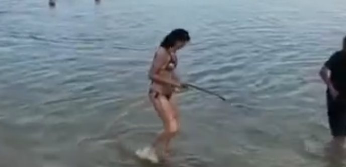 Порно видео Голие девушки на пляже. Смотреть Голие девушки на пляже онлайн