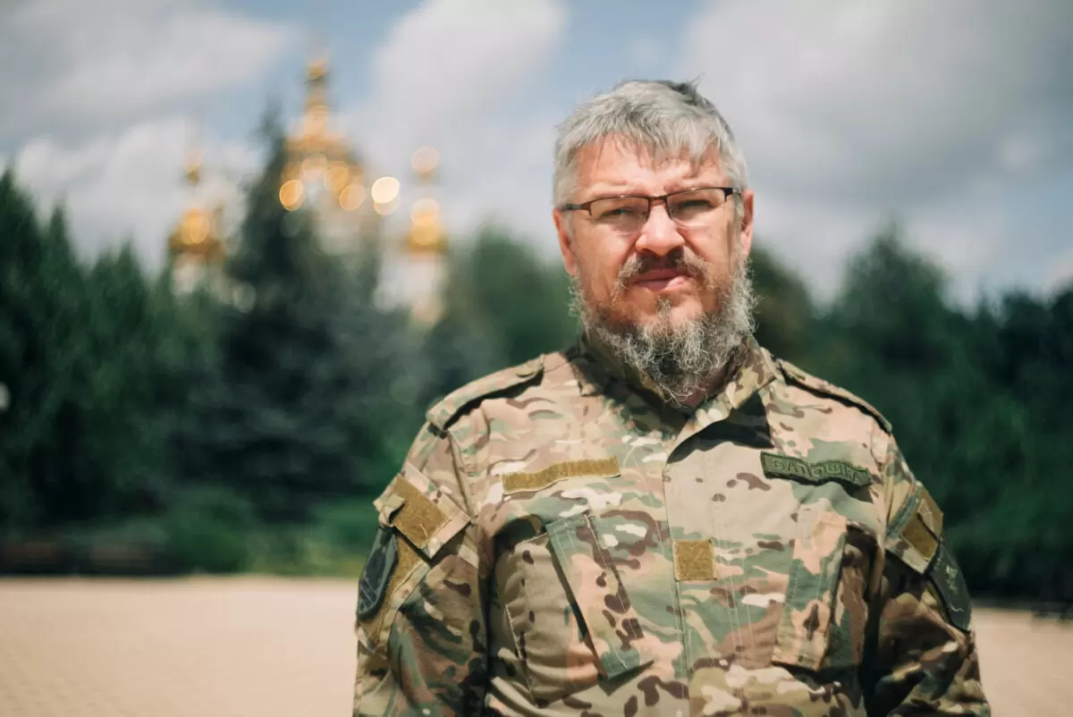 Фото: героя материала и газета «Боевое знамя Донбасса»