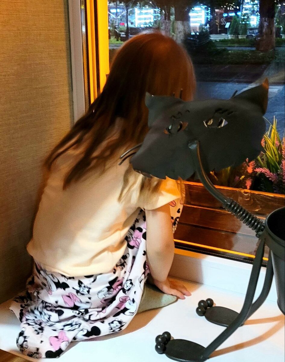 Часть 1, начало сериала "Из жизни обычной девчонки"