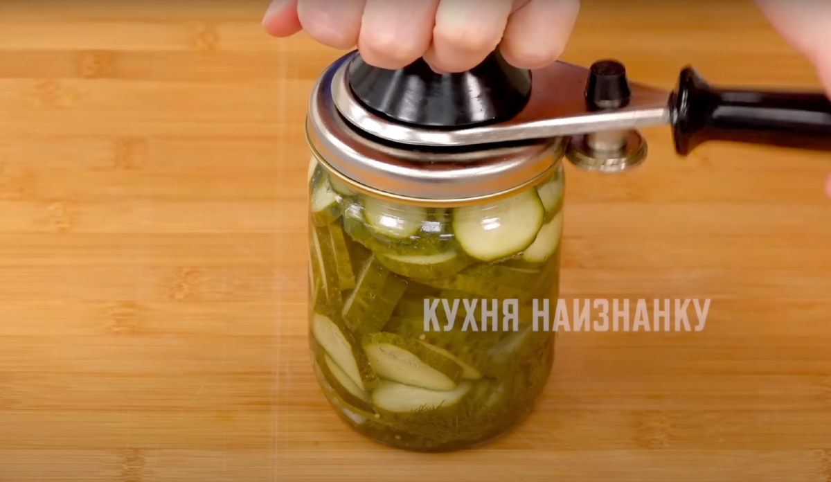 Зимой себя хвалила за то, что много закрыла: вкусно-вкусно и просто-просто ( огурцы любые подойдут, даже переросшие) | Кухня наизнанку | Дзен