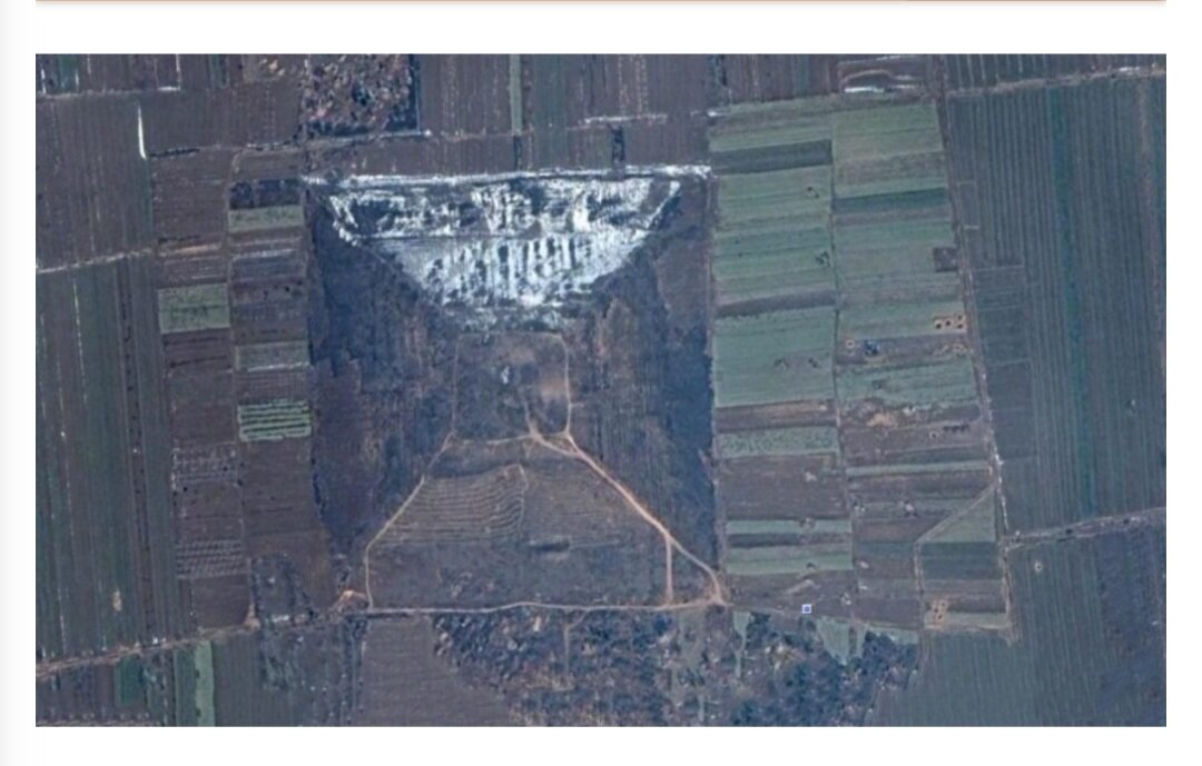 Фото вероятной Великой Белой Пирамиды со спутника. С просторов интернета.