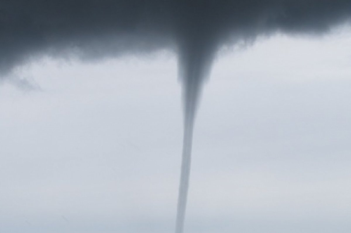    В Турции очевидцы засняли гигантский смерч на угольном месторождении