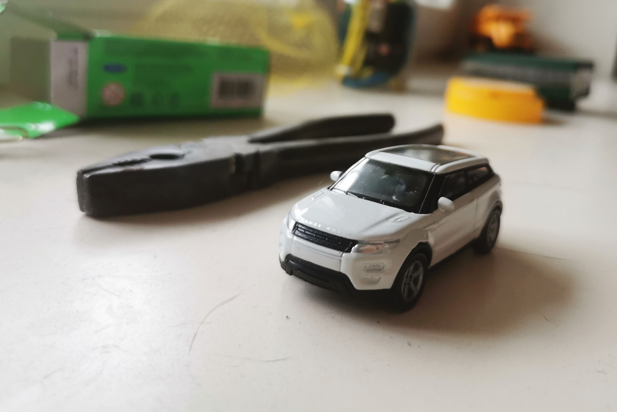 Range Rover Sport в промзоне Плоскогубцы.