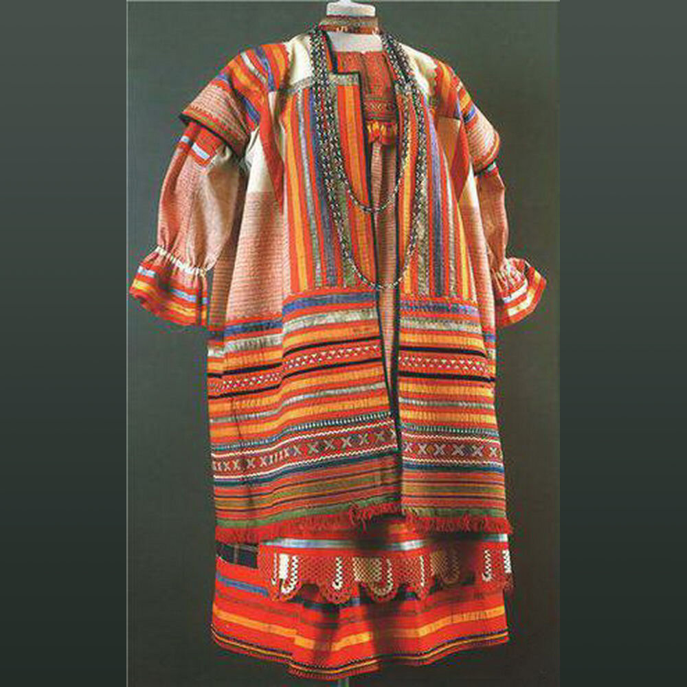 Женская праздничная одежда, Рязанская губерния, кон. 19в., ГИМ. 
 © https://www.livemaster.ru/topic/1996157-ryazanskij-kostyum-krasota-skvoz-veka