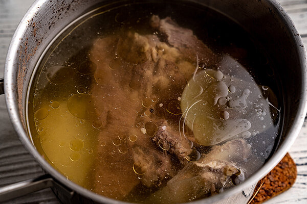 Разгар лета — лучшее время, чтобы приготовить суп с говядиной, рецепт которого я хочу вам предложить. На пример, традиционный башкирский суп улюш из свежих овощей.-5