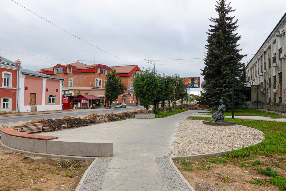 Тверская область. Кимры. Памятник сапожнику