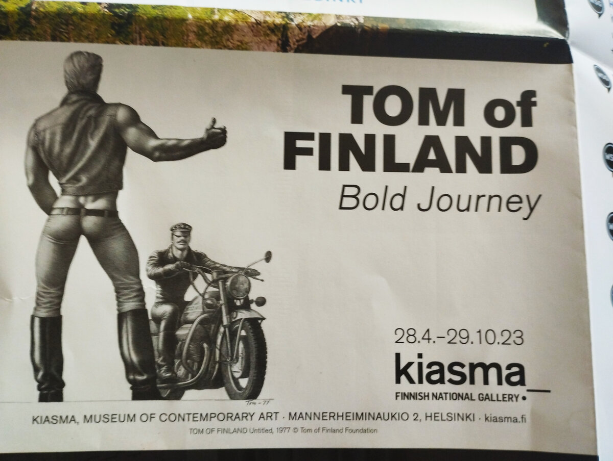  В Хельсинки проходят две выставки, посвященные людям нетрадиционной ориентации, восемь музыкальных фестивалей по всей Финляндии. Более сорока ресторанов, баров, ночных клубов, ориентированных на геев,  предоставляют скидки. Ну и самое главное - подробная инструкция, как присоединиться и стать членом гей сообщества.