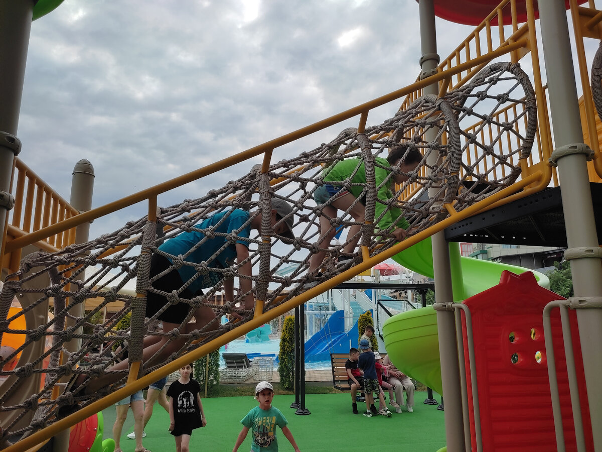 Мои дети на этой площадке, листайте