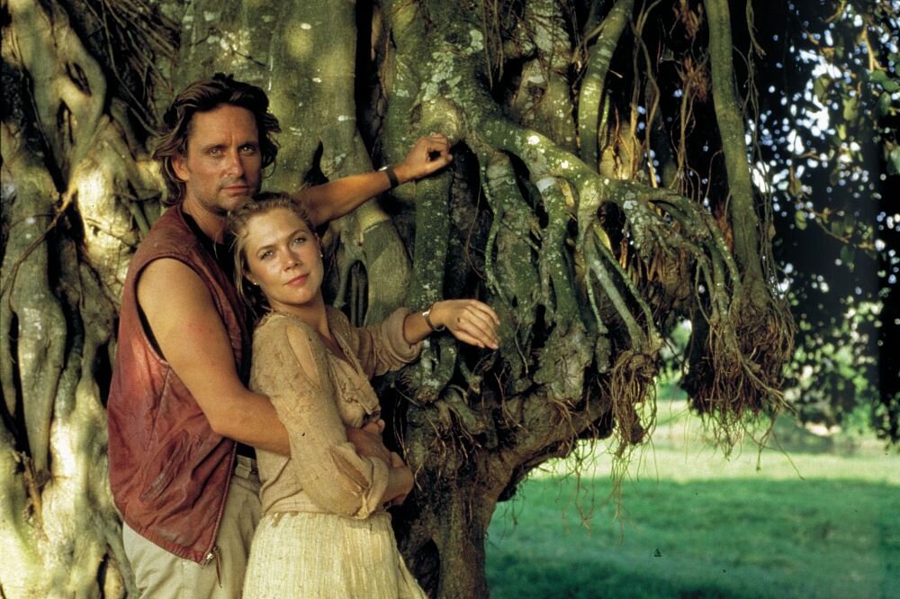 Кадр из фильма "Роман с камнем" (1984)