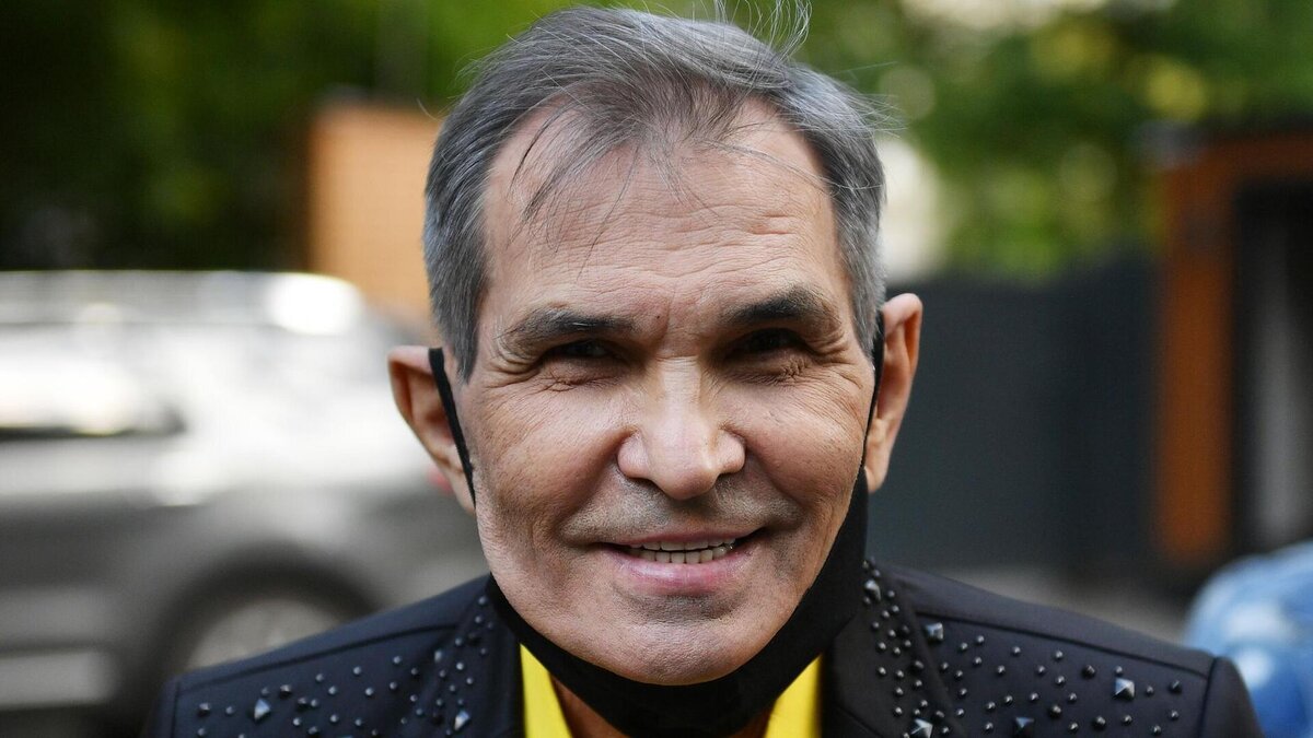     Бари Алибасов