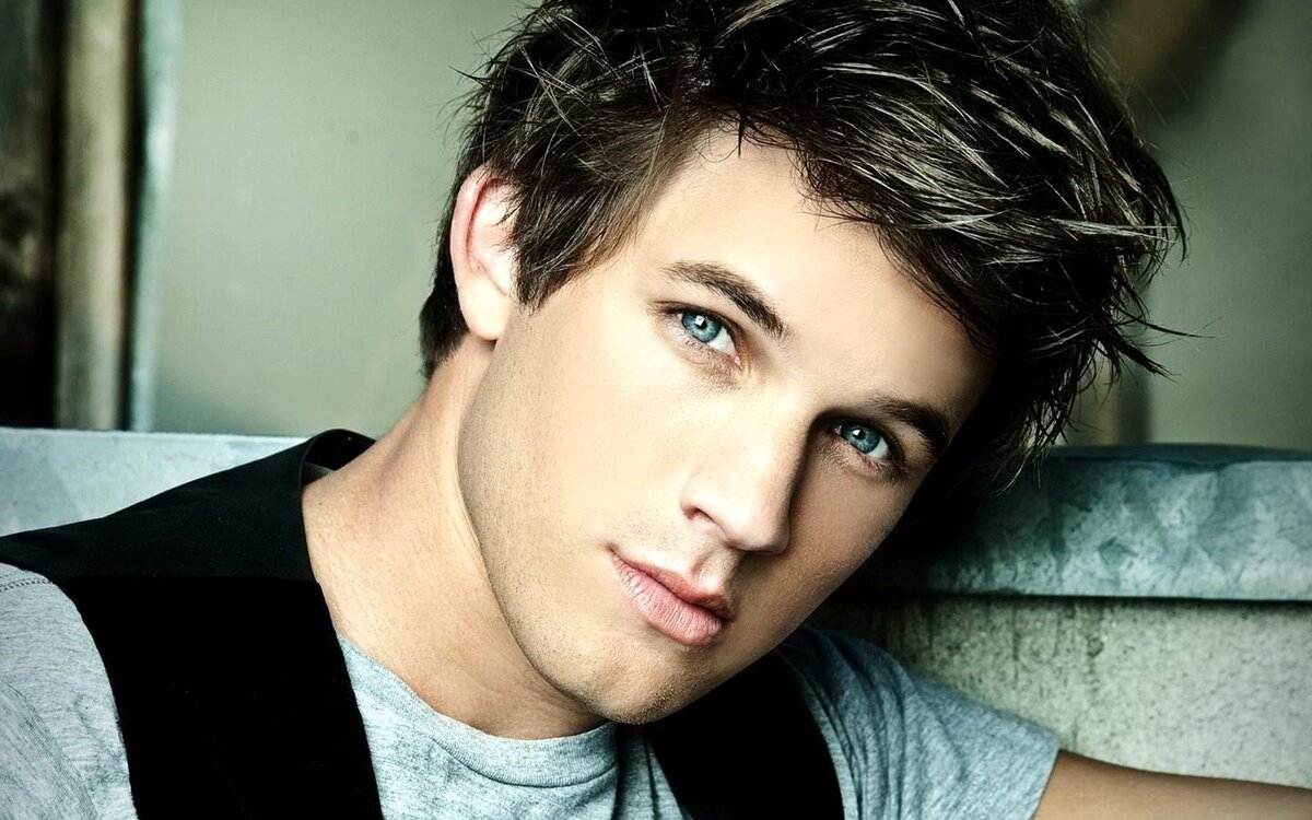 Билли сын Ренесме и Эджея