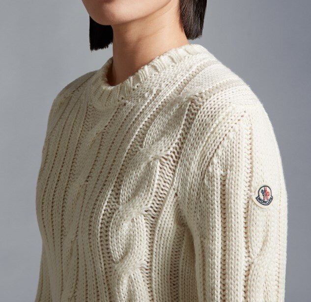  !      MONCLER.  1952   .        ,     .-12