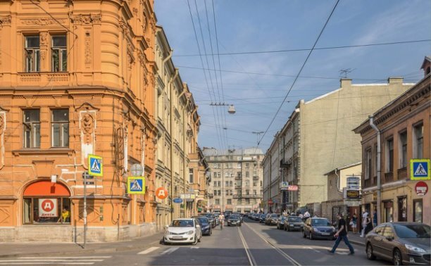 Кузнечный переулок. До 1830 года название Кузнечный носил современный Гродненский переулок, а до 1858 года Кузнечным был нынешний Саперный переулок Фото: Александр Федоров https://vk.cc/cpJFDB