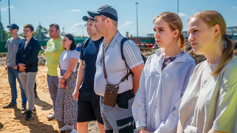    Закладка капсулы времени в основание новой поликлиники в Одинцово-1 © Пресс-служба администрации Одинцовского городского округа