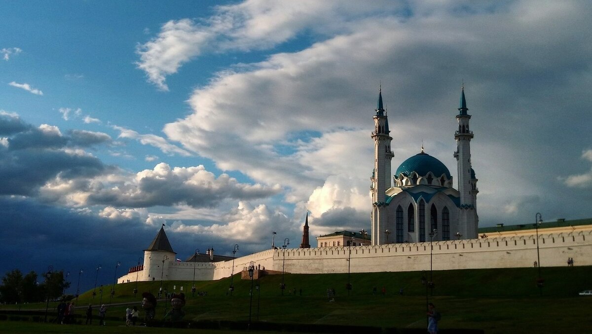 Браузеры в виде девушек