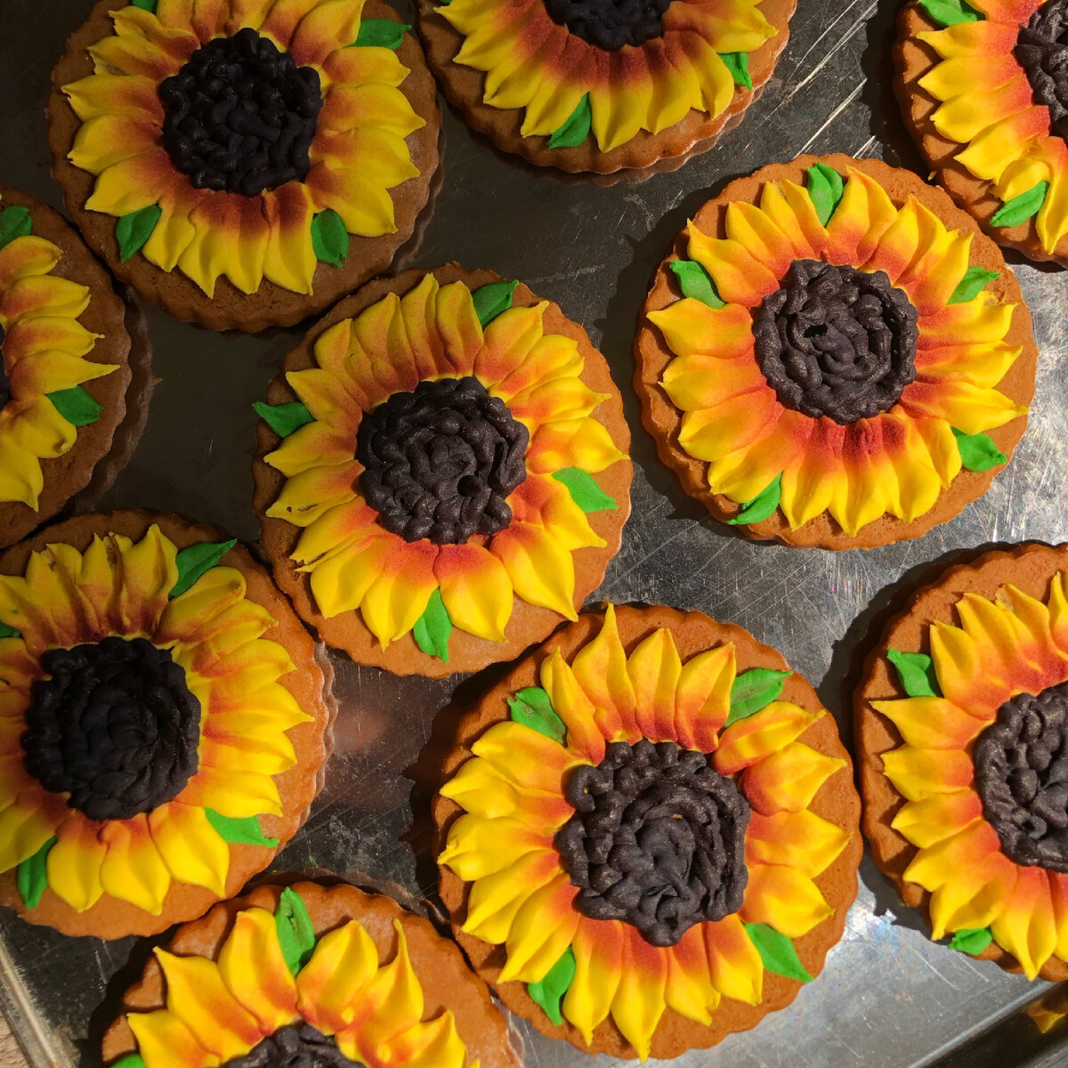 Имбирные пряники на 1 сентября школьникам на класс - подсолнухи. Пекарня "Имбирные традиции"