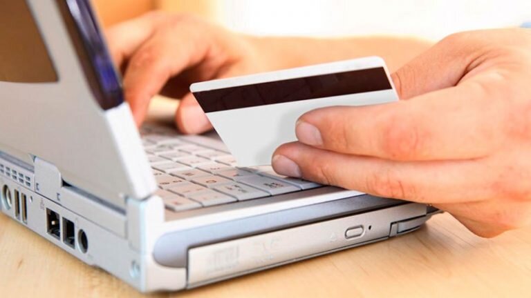    25-летний оренбуржец при заказе интим услуг потерял почти 30 тыс. рублей Белов Михаил Александрович