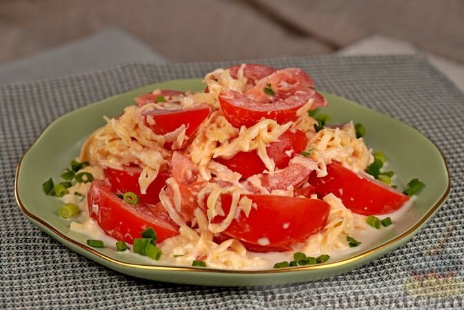 помидоры, яблоко, сыр твёрдый, чеснок, сметана, лимон, соль