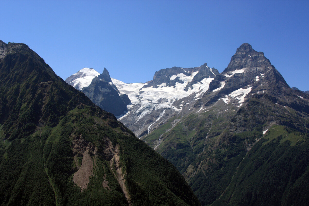 Домбай: вершины Зуб Софруджу и Белалакая (август 2015)
