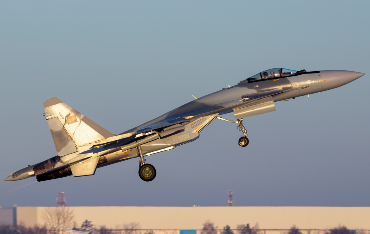 Один из самолётов Су-35СЭ египетской партии, которая после отказа Каира от контракта под принуждением США должна была оказаться в Иране. Фото КнААЗ им Гагарина