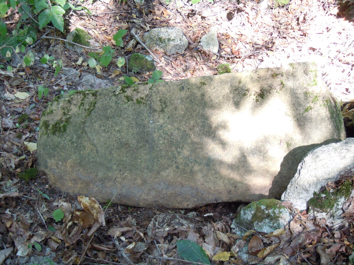 Далее переносимся к станице Новосвободной и посмотрим, как там дела с памятниками археологии в 2023 году.-19