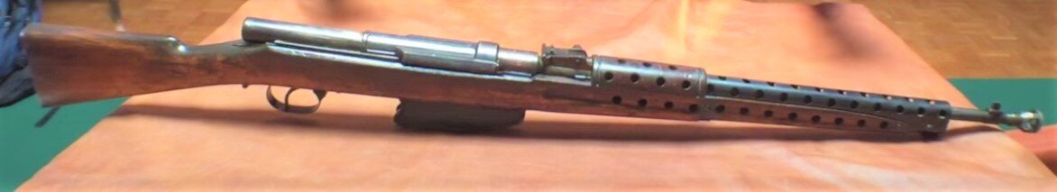 Самозарядная винтовка Павези из коллекции компании "Беретта".