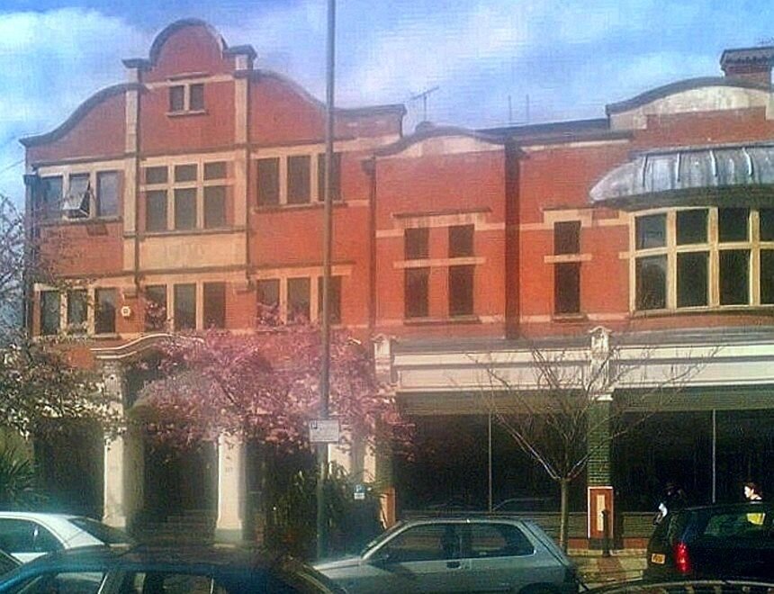 Так выглядело здание Olympic Studios, когда там записывались Queen